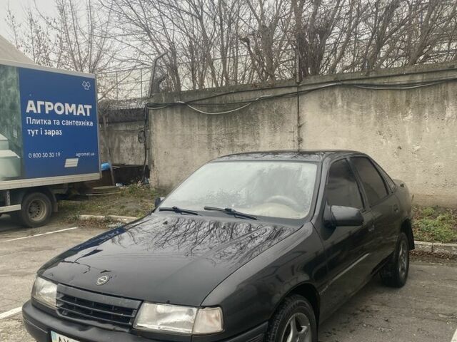 Чорний Опель Вектра, об'ємом двигуна 1.6 л та пробігом 258 тис. км за 1200 $, фото 2 на Automoto.ua