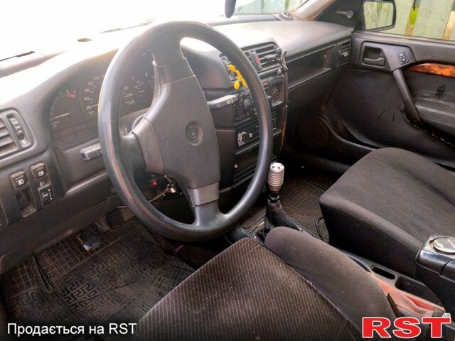 Черный Опель Вектра, объемом двигателя 2 л и пробегом 410 тыс. км за 1400 $, фото 2 на Automoto.ua