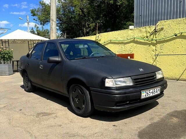 Чорний Опель Вектра, об'ємом двигуна 2 л та пробігом 300 тис. км за 890 $, фото 1 на Automoto.ua