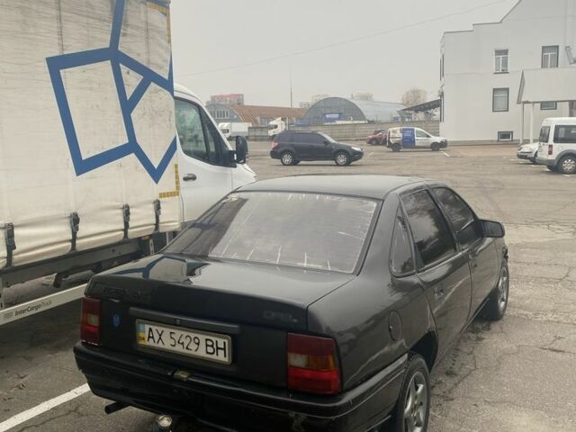 Чорний Опель Вектра, об'ємом двигуна 1.6 л та пробігом 258 тис. км за 1200 $, фото 4 на Automoto.ua