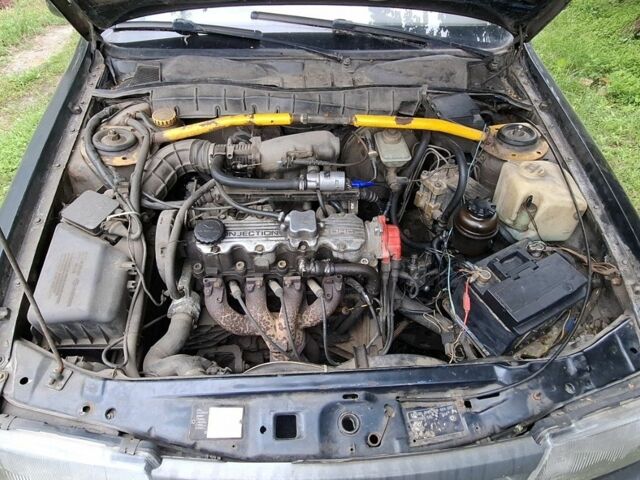 Чорний Опель Вектра, об'ємом двигуна 2 л та пробігом 170 тис. км за 1300 $, фото 3 на Automoto.ua