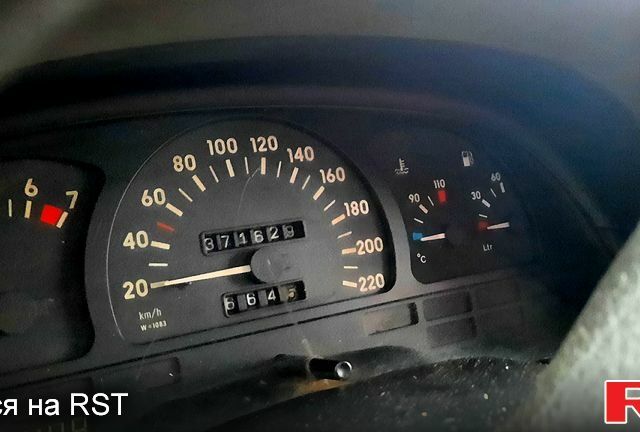 Чорний Опель Вектра, об'ємом двигуна 20 л та пробігом 327 тис. км за 1199 $, фото 4 на Automoto.ua