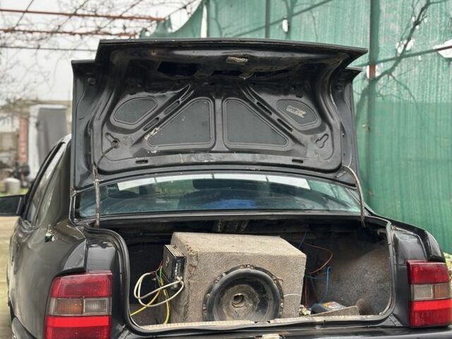 Черный Опель Вектра, объемом двигателя 2 л и пробегом 180 тыс. км за 1850 $, фото 2 на Automoto.ua