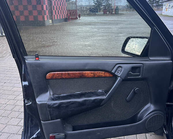 Черный Опель Вектра, объемом двигателя 2 л и пробегом 141 тыс. км за 2800 $, фото 6 на Automoto.ua