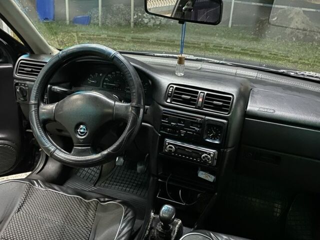 Чорний Опель Вектра, об'ємом двигуна 1.7 л та пробігом 333 тис. км за 1900 $, фото 5 на Automoto.ua