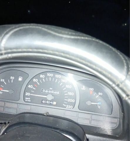 Черный Опель Вектра, объемом двигателя 1.7 л и пробегом 363 тыс. км за 900 $, фото 5 на Automoto.ua