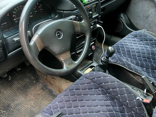 Чорний Опель Вектра, об'ємом двигуна 2 л та пробігом 0 тис. км за 1100 $, фото 6 на Automoto.ua