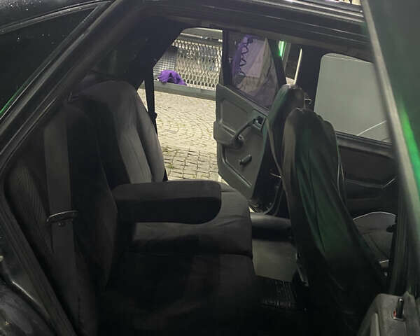 Черный Опель Вектра, объемом двигателя 1.69 л и пробегом 444 тыс. км за 1600 $, фото 9 на Automoto.ua