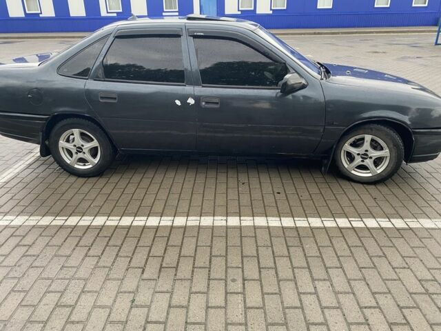 Черный Опель Вектра, объемом двигателя 1.6 л и пробегом 317 тыс. км за 1450 $, фото 3 на Automoto.ua