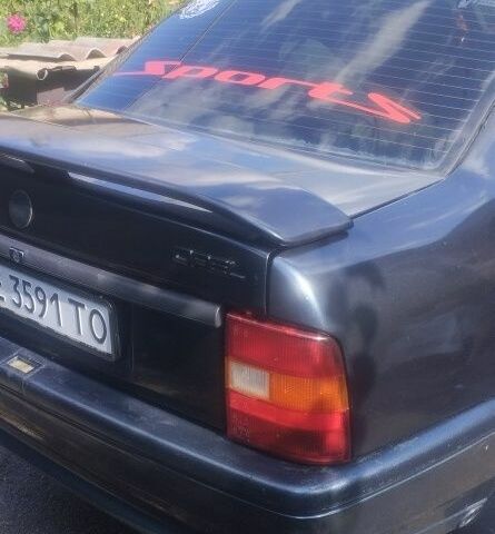 Черный Опель Вектра, объемом двигателя 1.6 л и пробегом 300 тыс. км за 1300 $, фото 5 на Automoto.ua