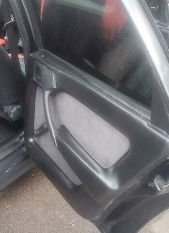 Черный Опель Вектра, объемом двигателя 1.6 л и пробегом 300 тыс. км за 1300 $, фото 2 на Automoto.ua