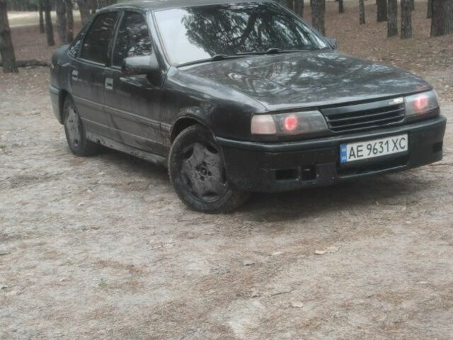 Черный Опель Вектра, объемом двигателя 2 л и пробегом 1000 тыс. км за 1650 $, фото 2 на Automoto.ua