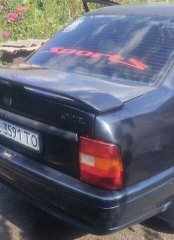 Черный Опель Вектра, объемом двигателя 1.6 л и пробегом 300 тыс. км за 1300 $, фото 3 на Automoto.ua