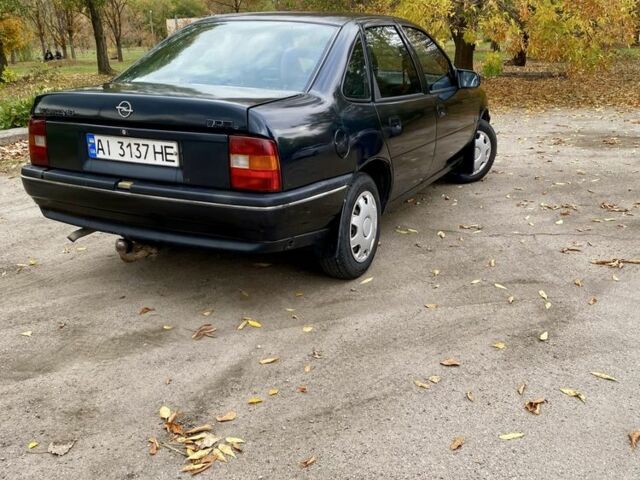 Чорний Опель Вектра, об'ємом двигуна 1.8 л та пробігом 200 тис. км за 1350 $, фото 3 на Automoto.ua