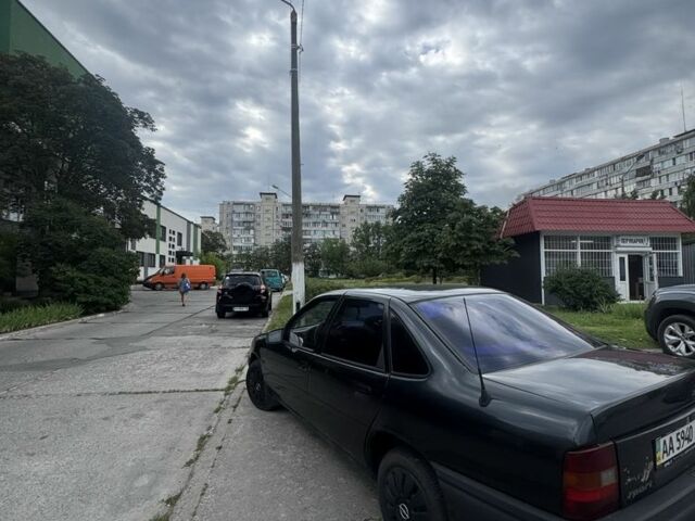 Черный Опель Вектра, объемом двигателя 2 л и пробегом 77 тыс. км за 1354 $, фото 2 на Automoto.ua