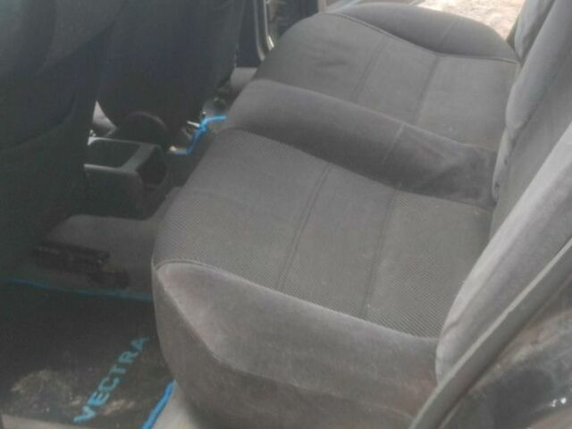 Черный Опель Вектра, объемом двигателя 2 л и пробегом 1000 тыс. км за 1650 $, фото 6 на Automoto.ua