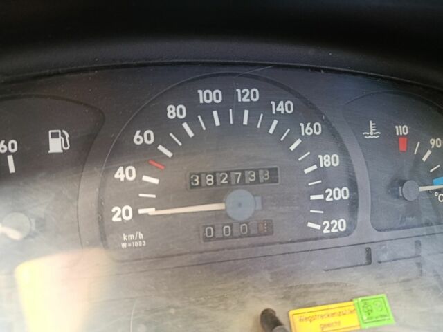 Черный Опель Вектра, объемом двигателя 1.6 л и пробегом 382 тыс. км за 750 $, фото 6 на Automoto.ua