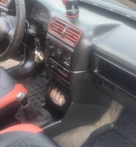 Черный Опель Вектра, объемом двигателя 1.6 л и пробегом 300 тыс. км за 1300 $, фото 7 на Automoto.ua