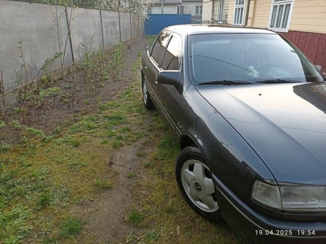 Черный Опель Вектра, объемом двигателя 2 л и пробегом 420 тыс. км за 1700 $, фото 7 на Automoto.ua
