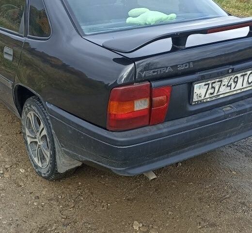 Черный Опель Вектра, объемом двигателя 2 л и пробегом 200 тыс. км за 850 $, фото 1 на Automoto.ua