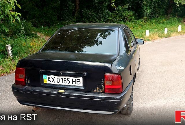 Черный Опель Вектра, объемом двигателя 2 л и пробегом 380 тыс. км за 900 $, фото 5 на Automoto.ua