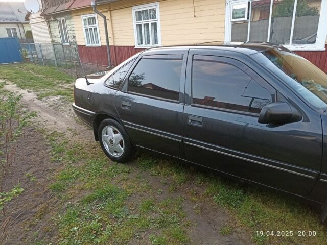 Черный Опель Вектра, объемом двигателя 2 л и пробегом 420 тыс. км за 1700 $, фото 1 на Automoto.ua
