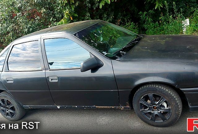 Черный Опель Вектра, объемом двигателя 2 л и пробегом 380 тыс. км за 900 $, фото 7 на Automoto.ua