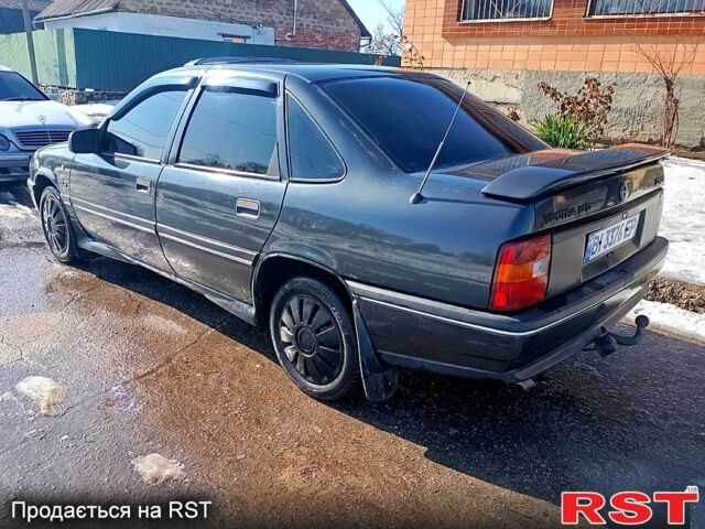 Черный Опель Вектра, объемом двигателя 1.7 л и пробегом 400 тыс. км за 1500 $, фото 4 на Automoto.ua