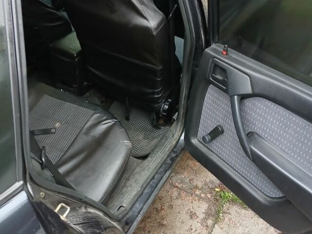 Черный Опель Вектра, объемом двигателя 2 л и пробегом 500 тыс. км за 1040 $, фото 3 на Automoto.ua