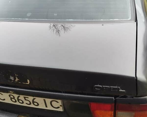 Чорний Опель Вектра, об'ємом двигуна 1.8 л та пробігом 310 тис. км за 750 $, фото 9 на Automoto.ua