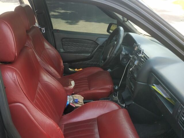 Черный Опель Вектра, объемом двигателя 1.8 л и пробегом 665 тыс. км за 1800 $, фото 7 на Automoto.ua