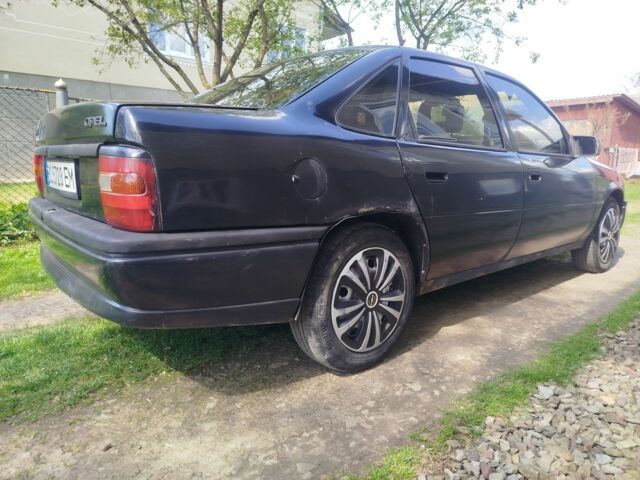 Чорний Опель Вектра, об'ємом двигуна 2 л та пробігом 350 тис. км за 38000 $, фото 1 на Automoto.ua