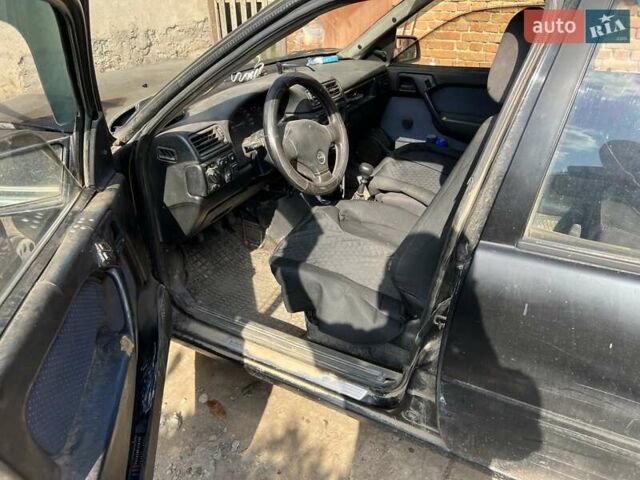 Черный Опель Вектра, объемом двигателя 1.6 л и пробегом 217 тыс. км за 900 $, фото 8 на Automoto.ua