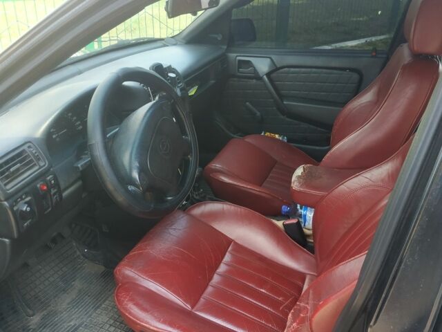 Черный Опель Вектра, объемом двигателя 1.8 л и пробегом 665 тыс. км за 1800 $, фото 5 на Automoto.ua