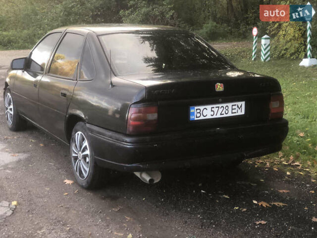 Черный Опель Вектра, объемом двигателя 2 л и пробегом 350 тыс. км за 1300 $, фото 4 на Automoto.ua