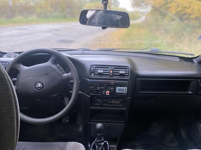 Черный Опель Вектра, объемом двигателя 2 л и пробегом 350 тыс. км за 1200 $, фото 7 на Automoto.ua