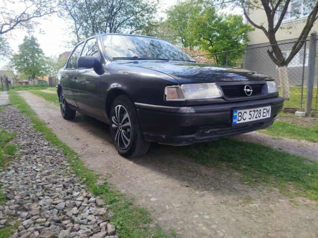 Чорний Опель Вектра, об'ємом двигуна 2 л та пробігом 350 тис. км за 38000 $, фото 3 на Automoto.ua