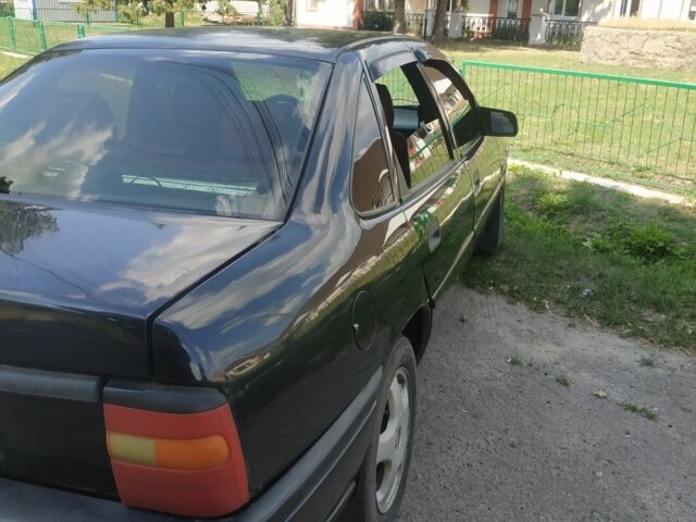 Черный Опель Вектра, объемом двигателя 1.8 л и пробегом 665 тыс. км за 1800 $, фото 13 на Automoto.ua