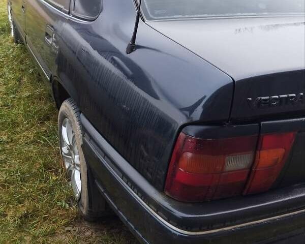 Чорний Опель Вектра, об'ємом двигуна 1.8 л та пробігом 310 тис. км за 750 $, фото 5 на Automoto.ua