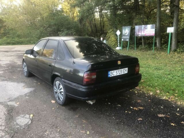 Черный Опель Вектра, объемом двигателя 2 л и пробегом 350 тыс. км за 1200 $, фото 22 на Automoto.ua