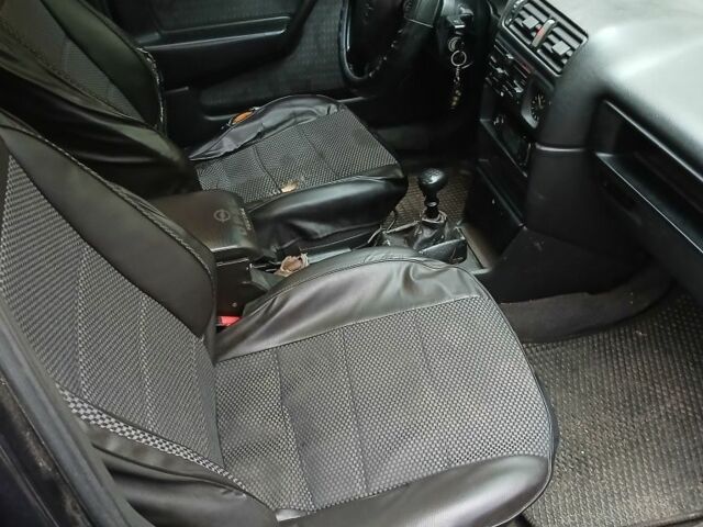 Черный Опель Вектра, объемом двигателя 2 л и пробегом 500 тыс. км за 1040 $, фото 5 на Automoto.ua