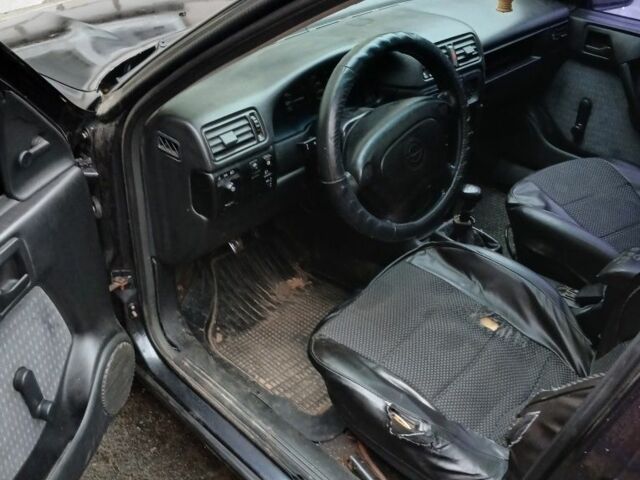 Черный Опель Вектра, объемом двигателя 2 л и пробегом 500 тыс. км за 1040 $, фото 7 на Automoto.ua