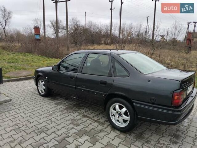 Черный Опель Вектра, объемом двигателя 1.8 л и пробегом 460 тыс. км за 1200 $, фото 7 на Automoto.ua