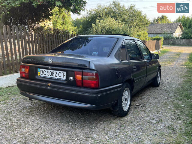 Черный Опель Вектра, объемом двигателя 2 л и пробегом 424 тыс. км за 1650 $, фото 4 на Automoto.ua