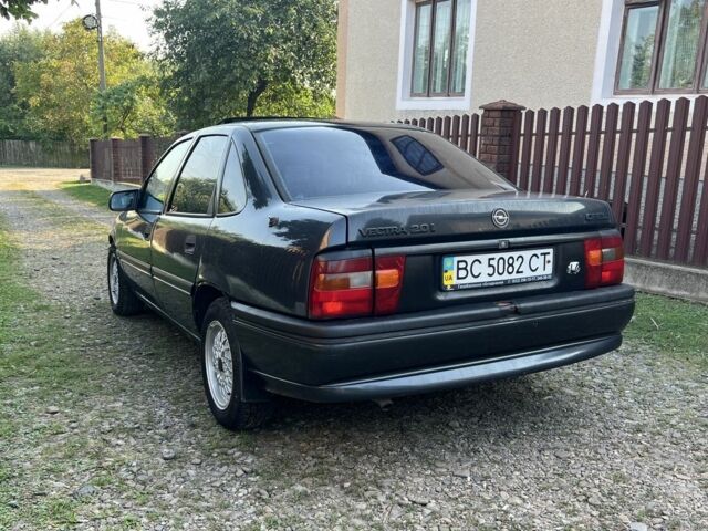 Черный Опель Вектра, объемом двигателя 2 л и пробегом 423 тыс. км за 1650 $, фото 5 на Automoto.ua