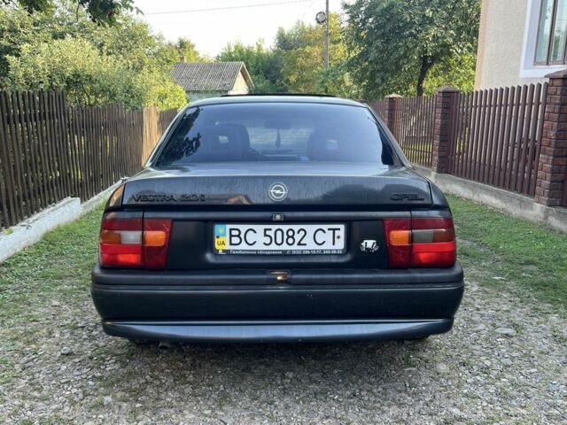 Черный Опель Вектра, объемом двигателя 2 л и пробегом 423 тыс. км за 1650 $, фото 4 на Automoto.ua