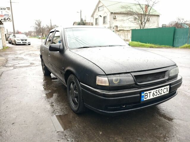 Черный Опель Вектра, объемом двигателя 2 л и пробегом 200 тыс. км за 1200 $, фото 2 на Automoto.ua