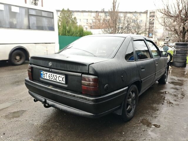 Черный Опель Вектра, объемом двигателя 2 л и пробегом 200 тыс. км за 1200 $, фото 3 на Automoto.ua