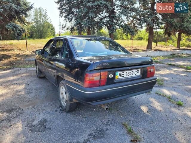 Черный Опель Вектра, объемом двигателя 1.6 л и пробегом 354 тыс. км за 1700 $, фото 6 на Automoto.ua
