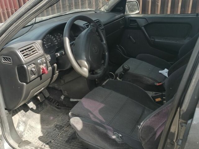 Чорний Опель Вектра, об'ємом двигуна 2 л та пробігом 2 тис. км за 1500 $, фото 5 на Automoto.ua